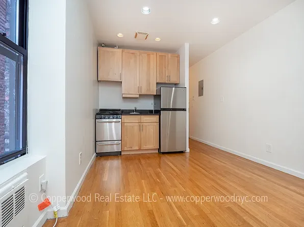 444 E 81st St APT 11, New York, NY 10028