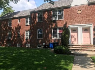 20809 41st Ave, Bayside, NY 11361