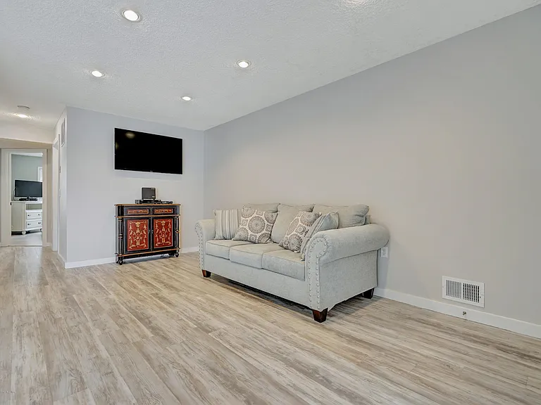 42 Hamilton Ave #B11 — Photo 4