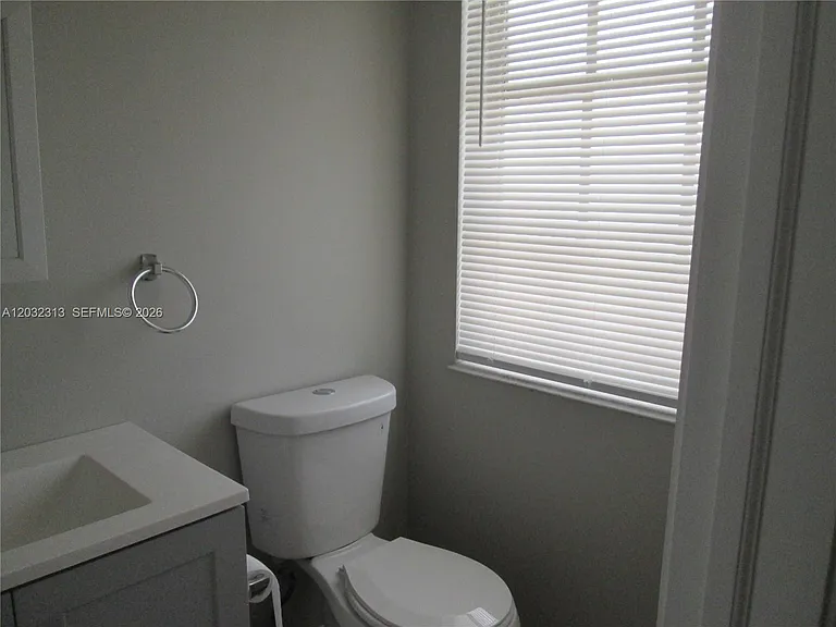 2250 NE 66th St #1521 — Photo 9