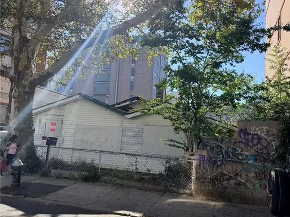 2932 Brighton 5th St, Brooklyn, NY 11235