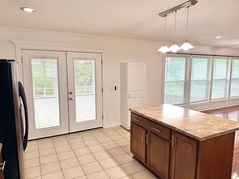 903 SW Lea Dr — Photo 6