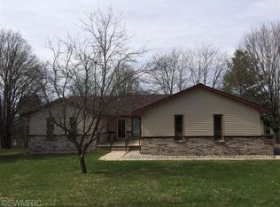 20651 Walnut Dr, Reed City, MI 49677