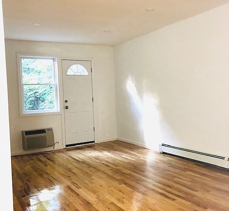 3rd image of 13532 82nd Ave #1