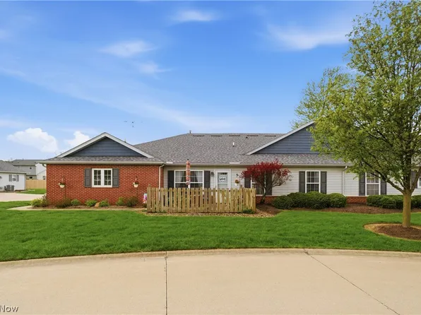 519 Heatherwoods Dr, Elyria, OH 44035