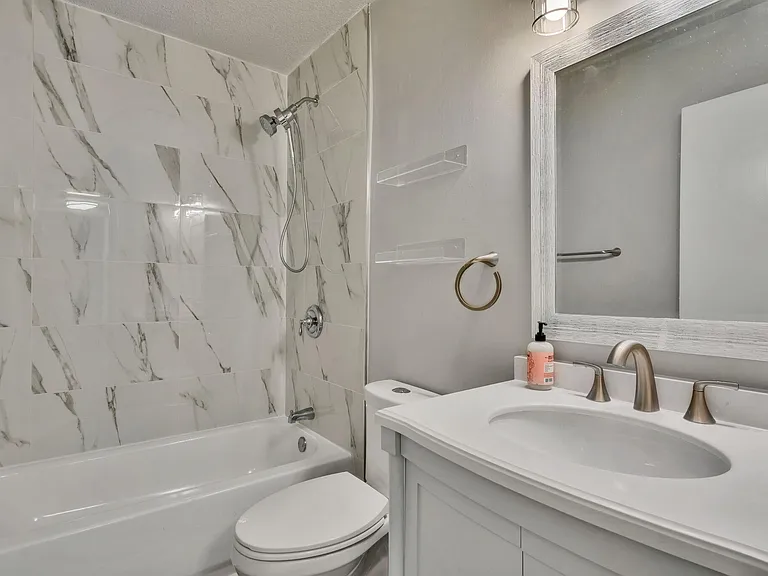 100 Old Trail Ct #1 — Photo 15