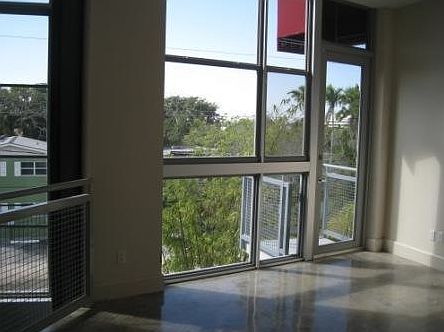 2nd image of 716 SE 12th St APT 14