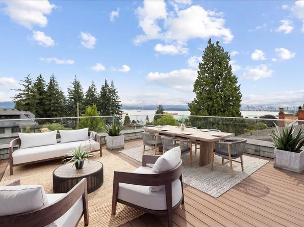 4693 W 3rd Ave, Vancouver, BC V6R 1N5