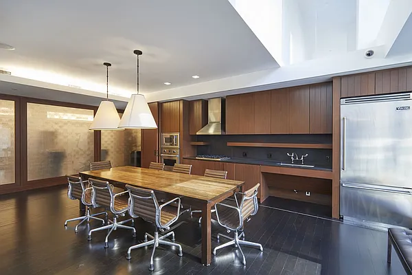 Rented by Vornado Realty Trust | media 38