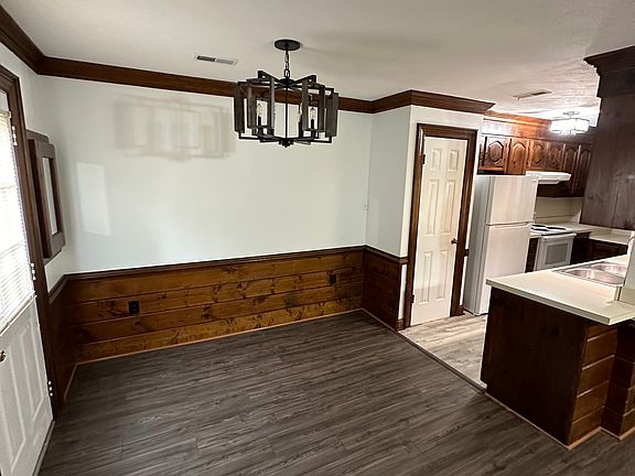 4th image of 413 Middle Oaks Dr #313