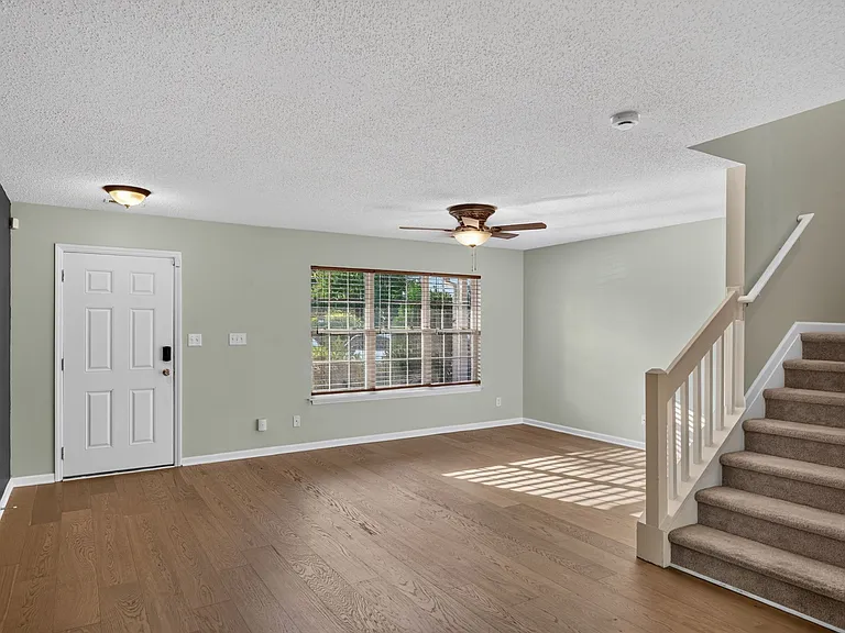 80 Tannenbaum Cir — Photo 5