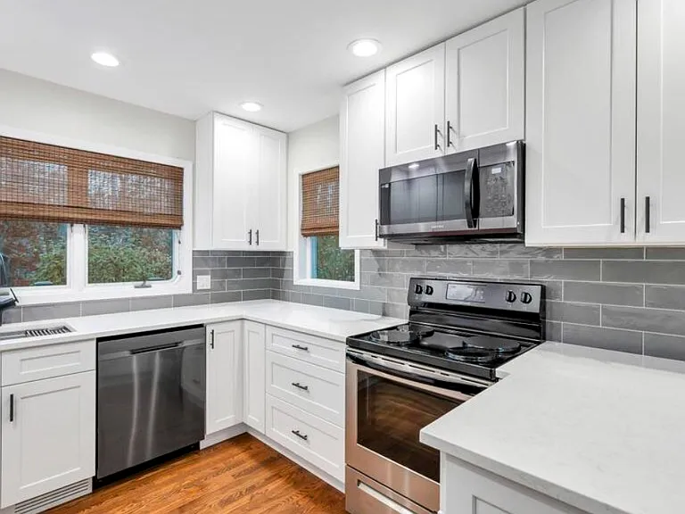 51 Roses Grove Rd — Photo 13