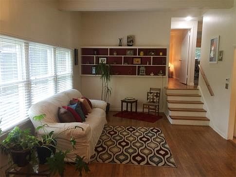 3rd image of 1608 Crestwood Cir