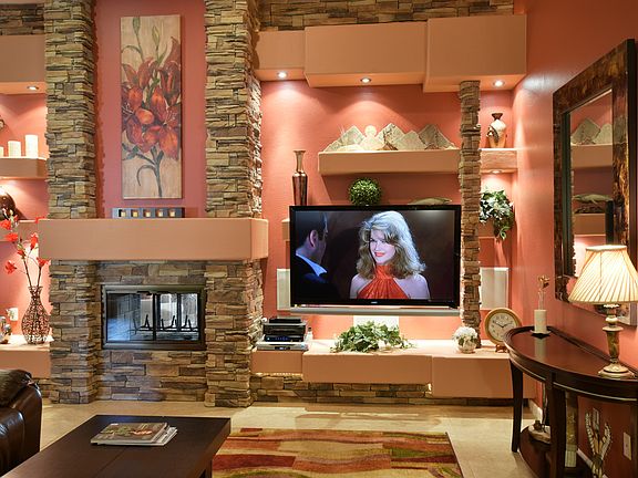 Family Room w/Surround Sound
