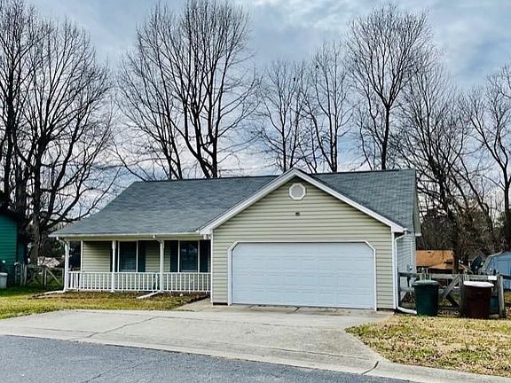 2nd image of 3410 Argyle Ln