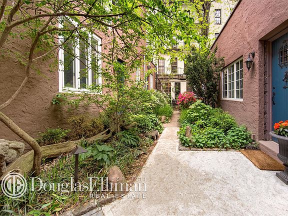 5th image of 36 Bethune St APT 1