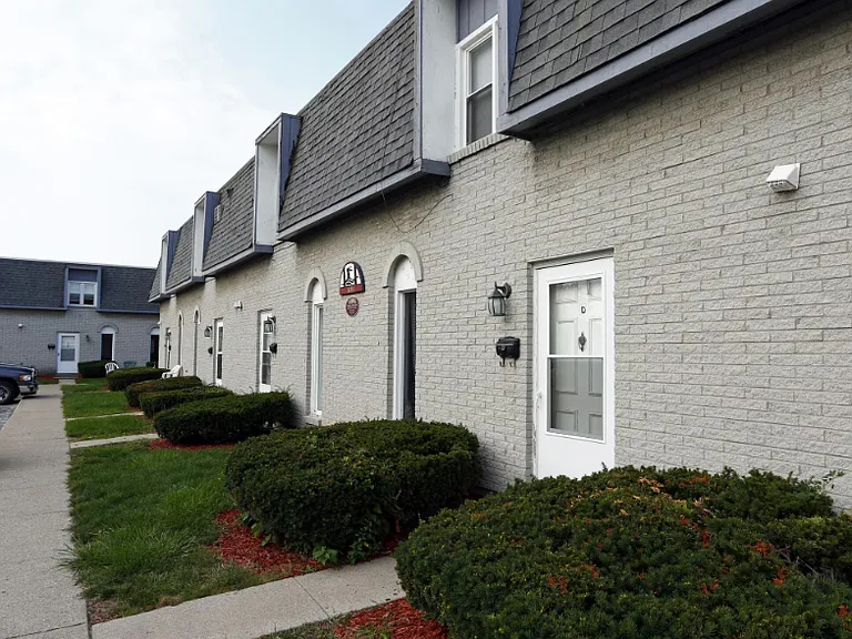 Town Center Townhomes & Flats — Photo 3