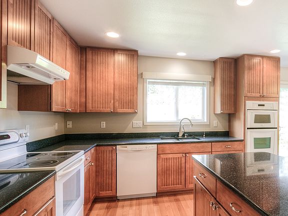 5th image of 7011 Strouf Ave SE
