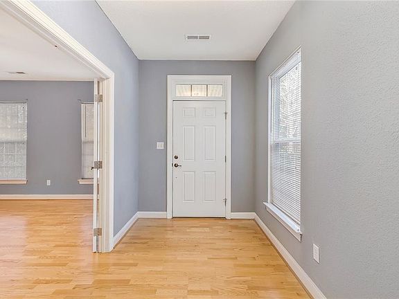 3rd image of 4529 Totteridge Ln