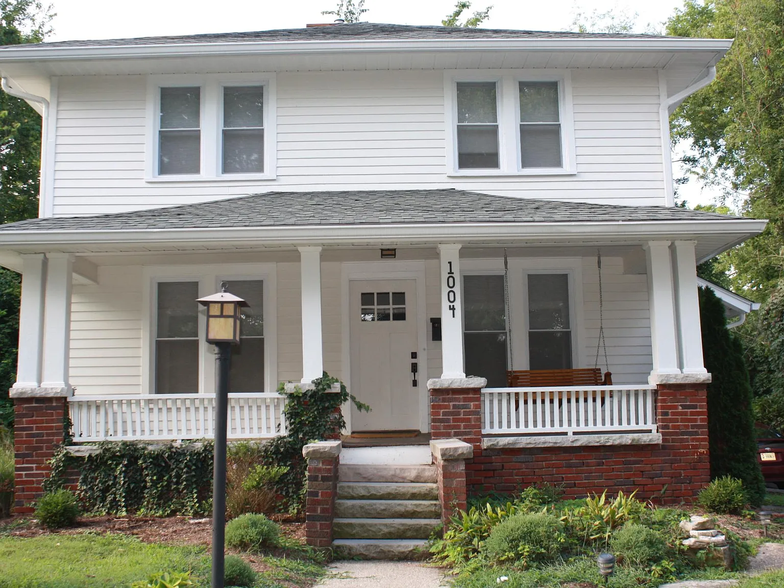 6 bed, 2845 sqft, $8,100 — Photo 1