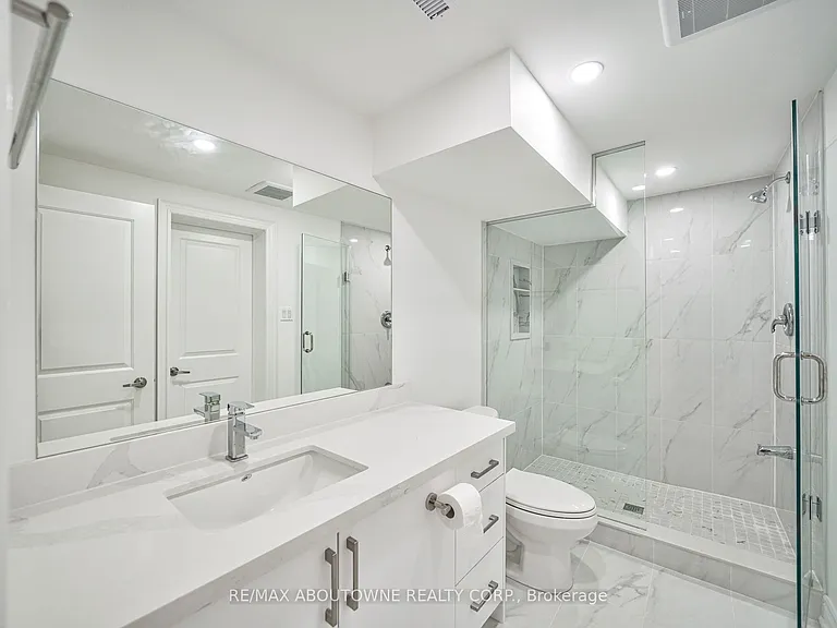 4395 Longmoor Dr #LOWER — Photo 16