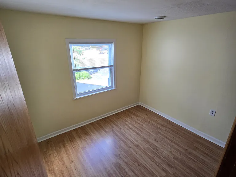 23821 W Amboy St — Photo 13