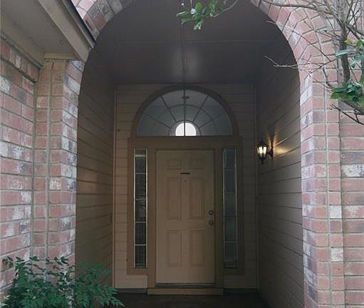 3rd image of 1002 Elmwood Cv