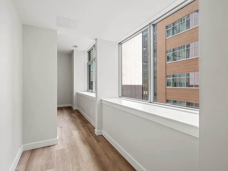 736 8th Ave SW — Photo 84