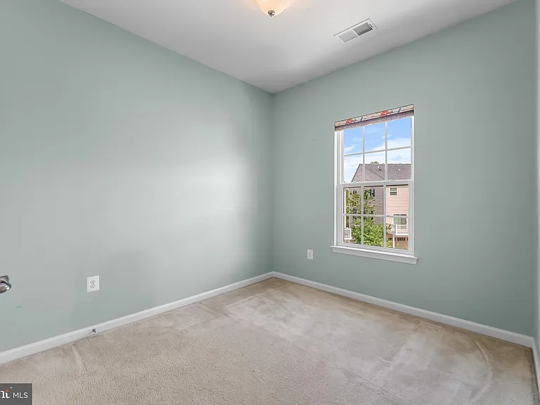 3218 Vogel Rd — Photo 27