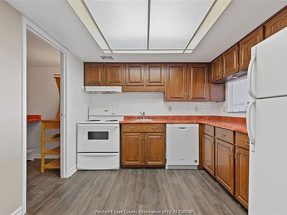 3rd image of 380 Pelissier St #1201