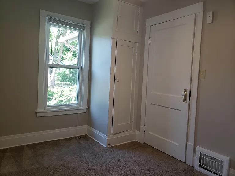 2709 Commercial Ave — Photo 10