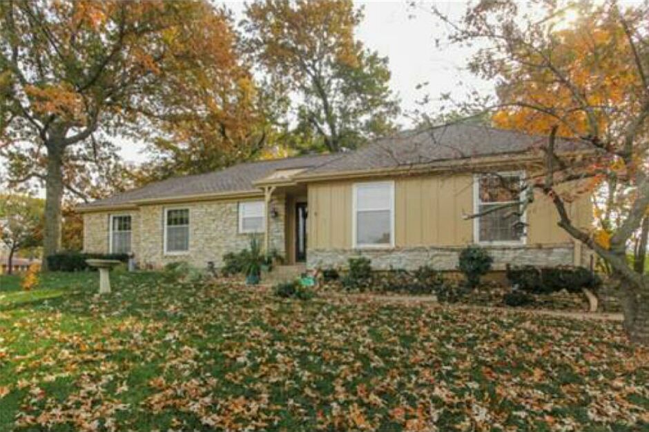 2nd image of 7105 Switzer Rd