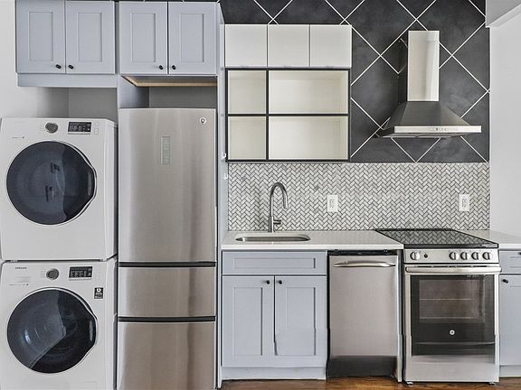 5th image of 85 Graham Ave #3D