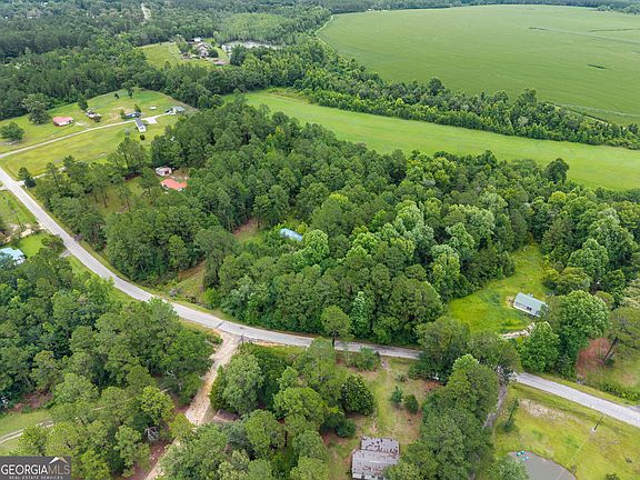 3rd image of 243 Buck Rd