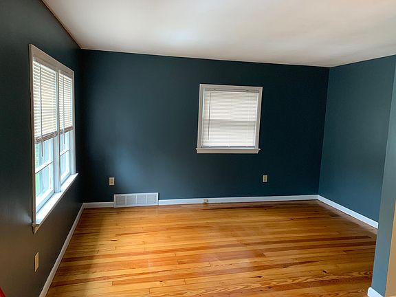 2nd image of 238 1/2 E King St
