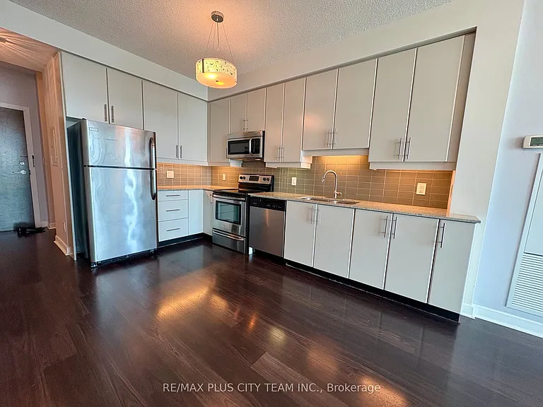 33 Bay St #2109 — Photo 5