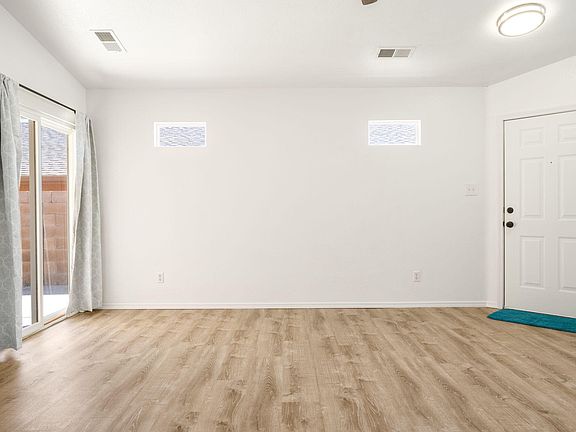 3rd image of 7805 Latir Mesa Rd NW