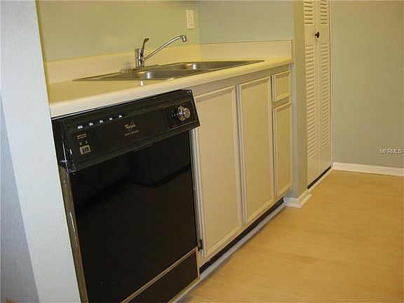 5th image of 3025 Bonaventure Cir APT 203
