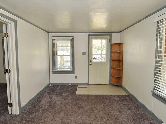 5th image of 4737 W Beecher St