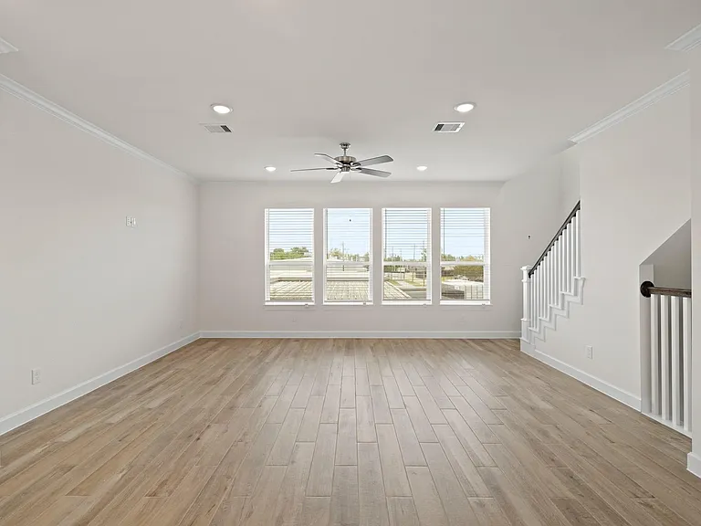 13305 Moncloa Dr — Photo 6