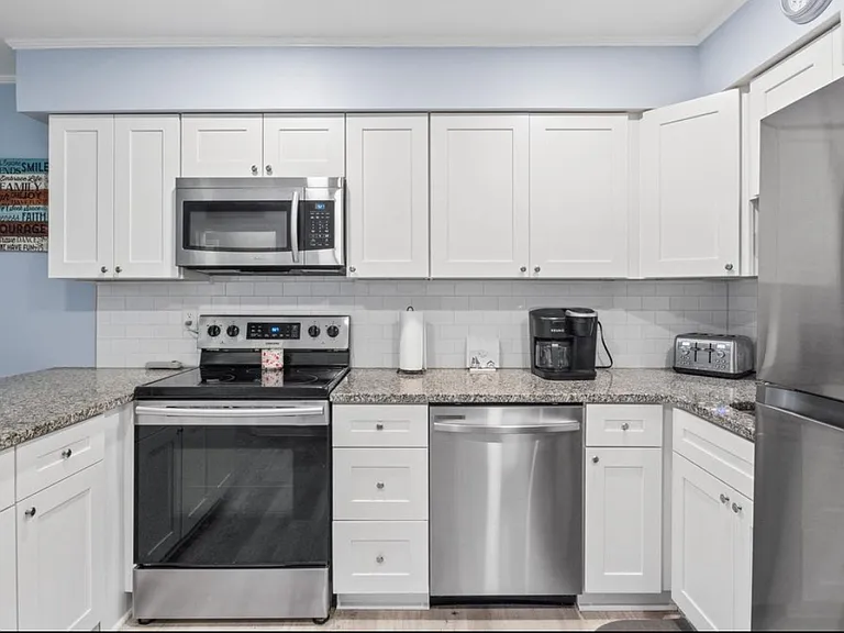 4201 N Ocean Blvd #2D — Photo 2