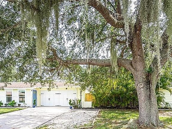2nd image of 5213 Kempson Ln