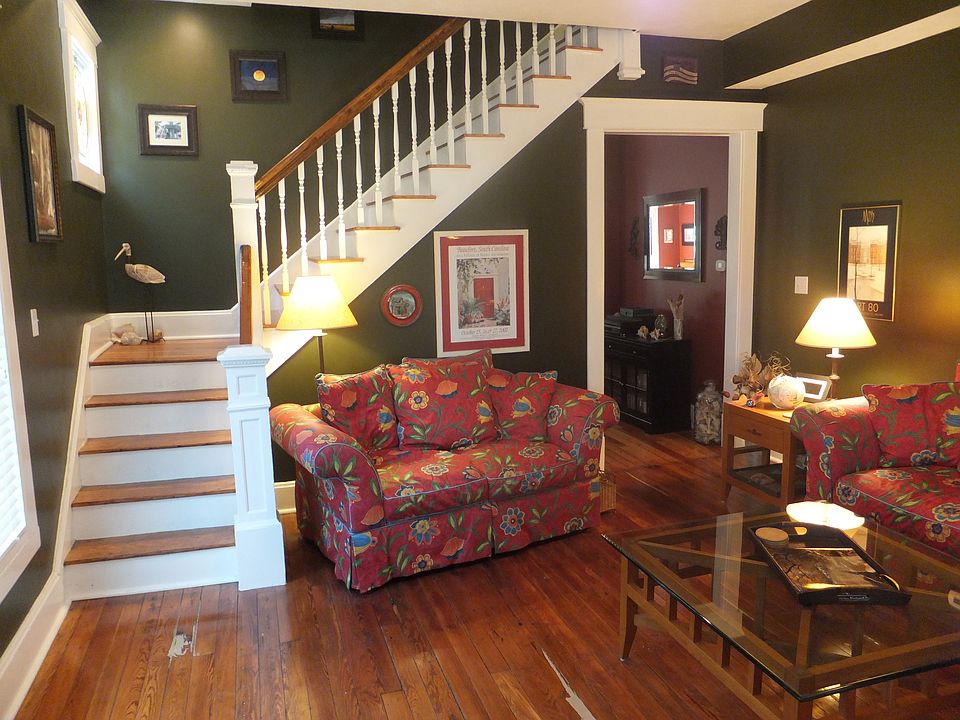 Partial Living/dining area