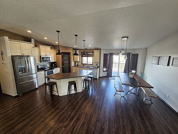5th image of 5012 Hitchcock Dr
