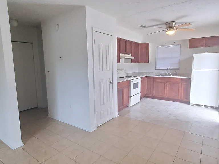 1411 E Chilkoot Ave #A — Photo 10