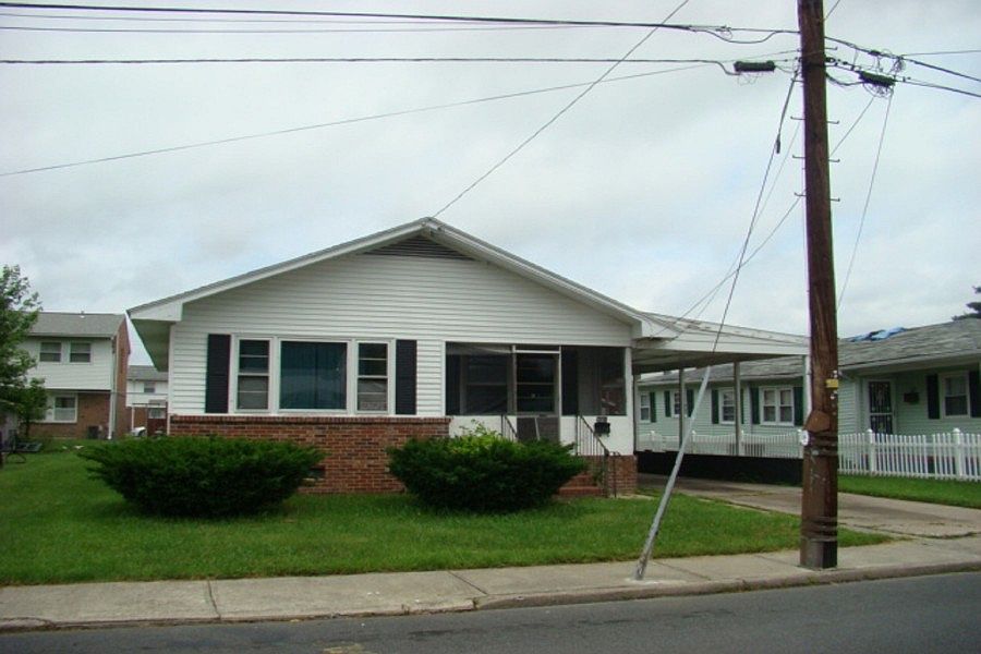 1st image of 729 Rosemont Ave