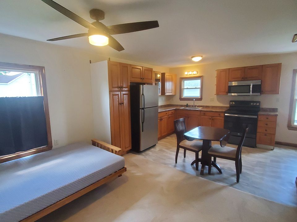 1st image of 206 Mann St #2