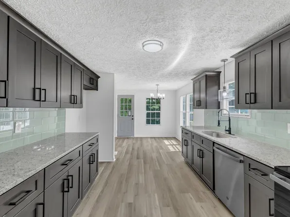 2505 Woodie Dr, Wendell, NC 27591