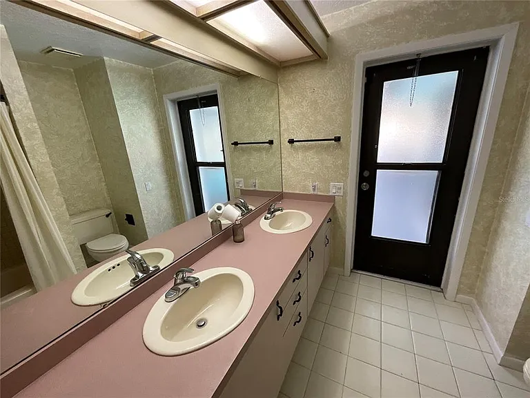 1349 Hillside Dr — Photo 28
