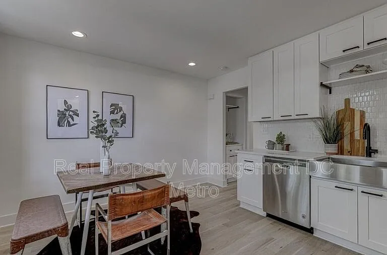 1711 Lang Pl NE — Photo 12
